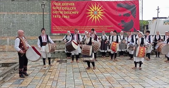 Мицкоски вечерва на Македонскиот фолклорен фестивал во Пустец, Албанија