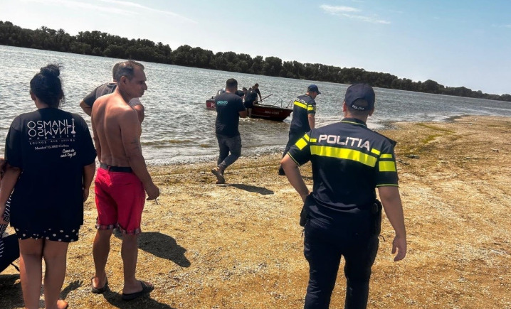 Млади родители загинаа спасувајќи ја деветмесечната ќерка на дива плажа во Романија