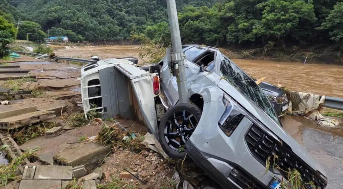 Најмалку 14 загинати во поплави и свлечишта во Јужна Кореја, илјадници евакуирани