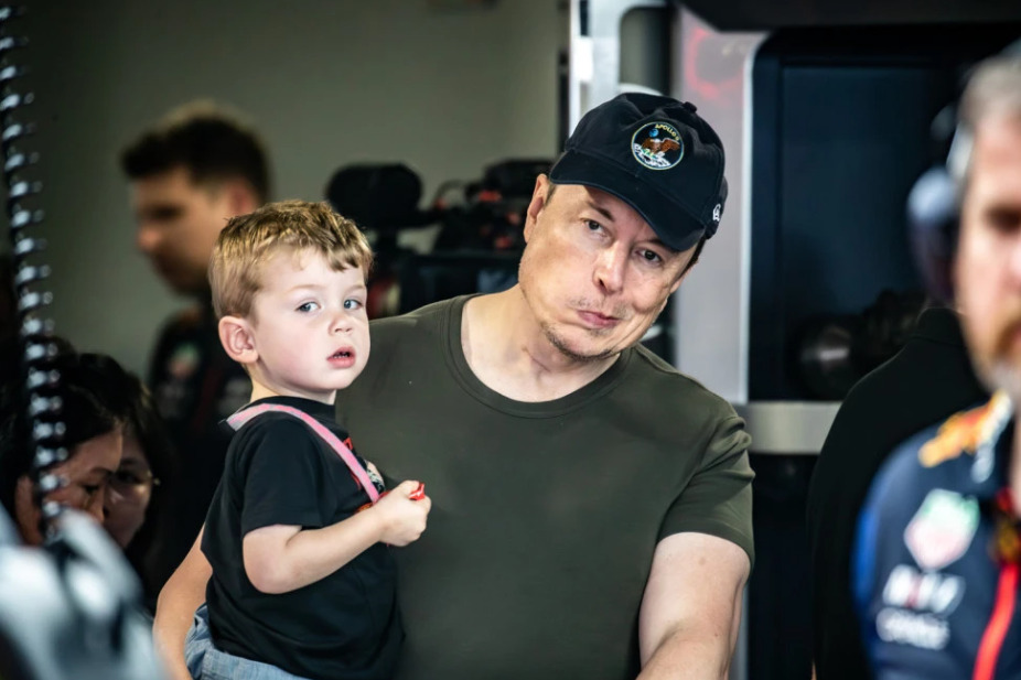 Нова ера на вештачка интелигенција за деца: Baby Grok доаѓа