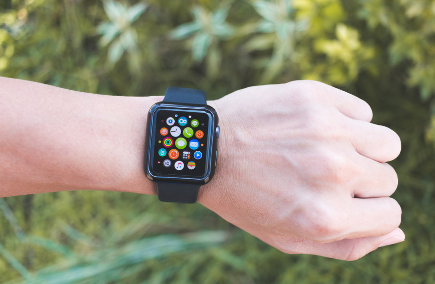 Новиот Apple Watch AI модел открива скриени здравствени проблеми
