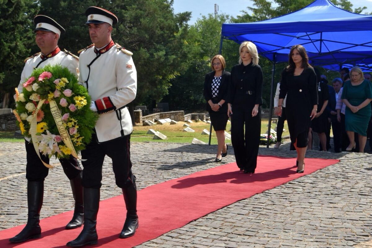 Овој ден буди тага, но ќе се памети и по човечноста и хуманоста, Град Скопје оддаде почит на жертвите од земјотресот