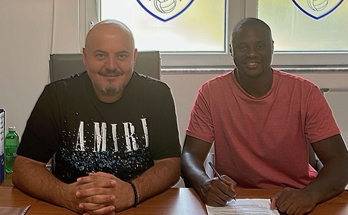 Поранешен играч на Евертон потпиша договор со Шкупи