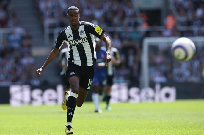 Проблем за Њукасл, Исак побарал трансфер