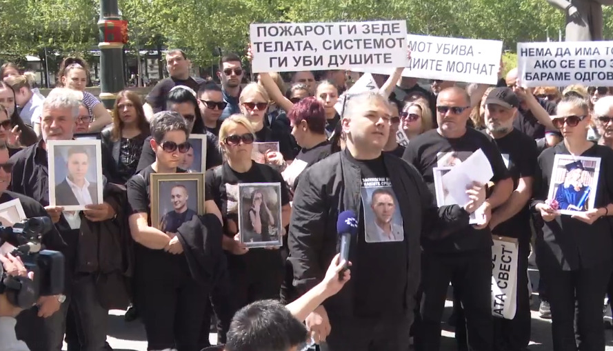 Родителите на загинатите деца во „Пулс“ прашуваат до каде е постапката за полициските службеници за пожарот