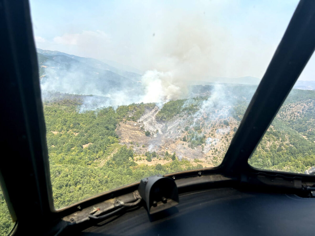 Седум активни пожари во земјава
