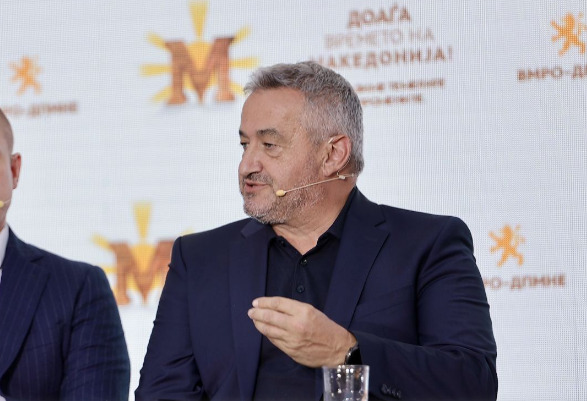 Стабилно снабдување на онкологија и хематологија, за само една година, две промени во позитивната листа на лекови која не беше обновена 10 години, се пофали Клековски