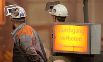 Сѐ повеќе луѓе во Германија работат на црно додека примаат социјална помош