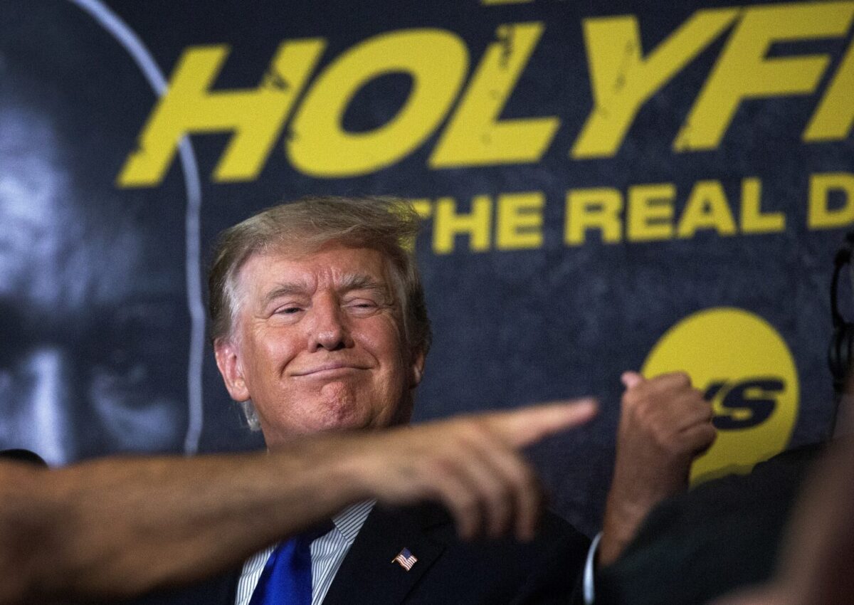 Трамп ќе организира УФЦ борба во Белата куќа