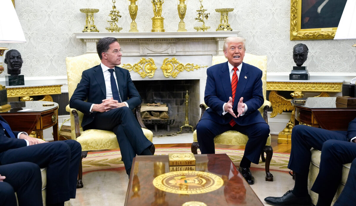 Трамп ѝ постави ултиматум на Русија: Украина добива врвно оружје, вредно милијарди