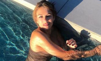 (Фото) Лицето на актерката едноставно хипнотизира: дали љубовта е виновна за нејзиниот изглед