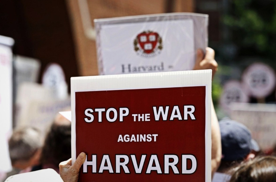 Харвард ја тужи администрацијата на Трамп