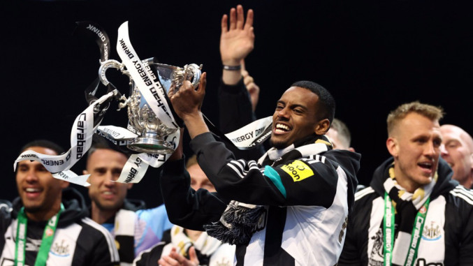 Хау: Сакам Исак да биде во Њукасл и следната сезона