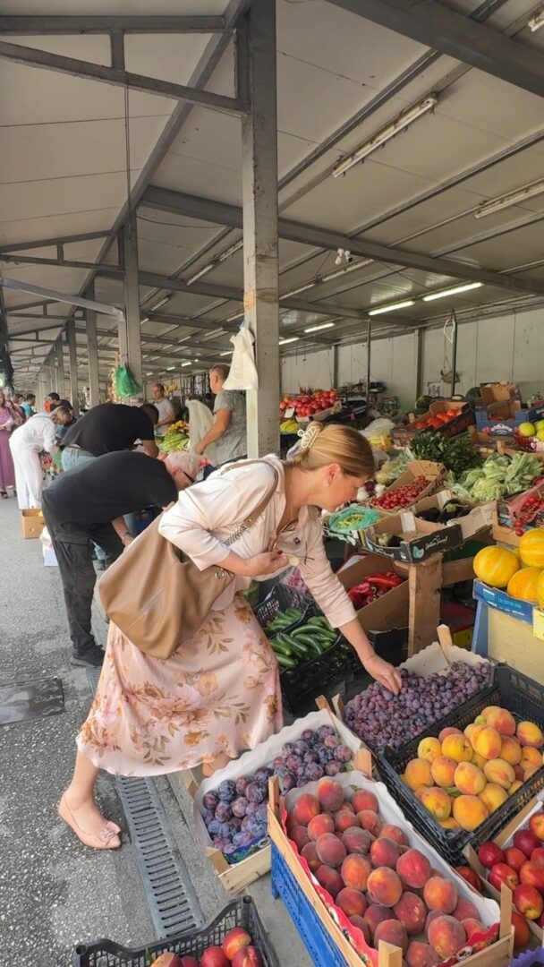 Шукова и Мојсова на пазарот во Тафталиџе: Ги слушнавме од прва рака проблемите на пазарџиите