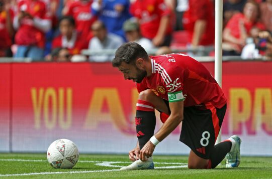 Јунајтед доби нова понуда за Фернандеш, капитенот треба да реши дали ќе ја прифати