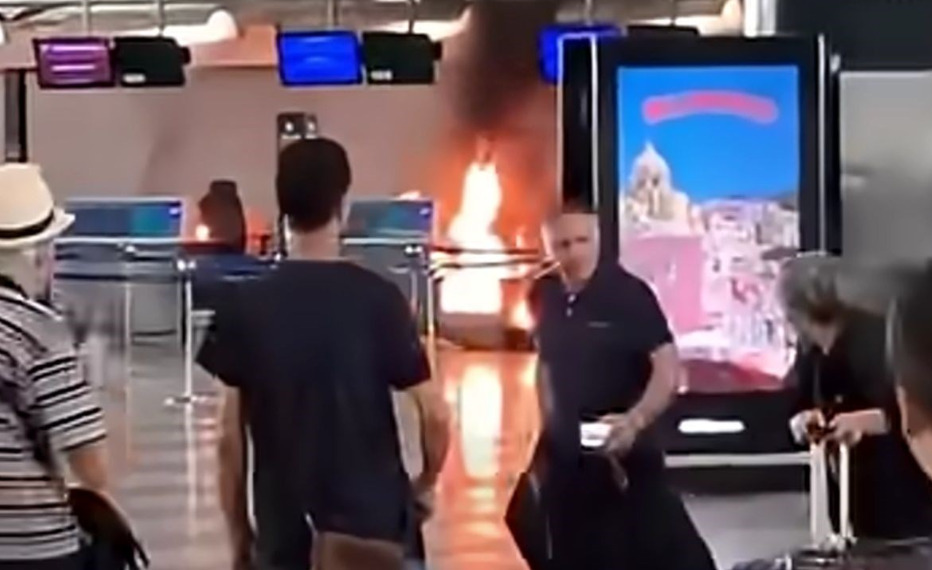 (Видео) Беснеел на аеродром во Италија: кршел со чекан, запалил оган…