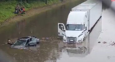 (Видео) Вонредно во Њујорк и Њу Џерси поради поплави – хаос во сообраќајот, откажани летови