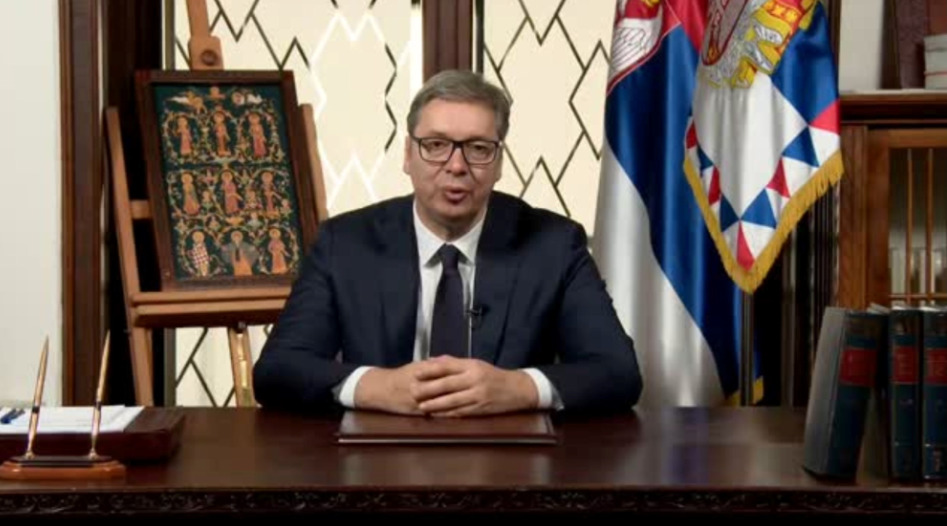 (Видео) Вучиќ објави снимка, им даде понуда на студентите, доби веднаш одговор