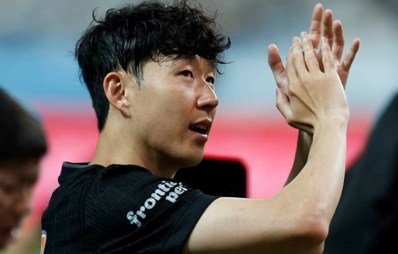 (Видео) Легендарниот капитен Сон во солзи се збогува со Тотенхем