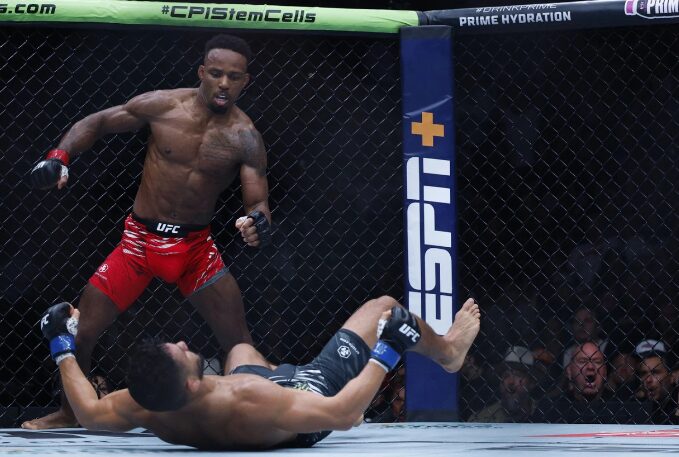 (Видео) Нокаутот за кој зборува целиот свет