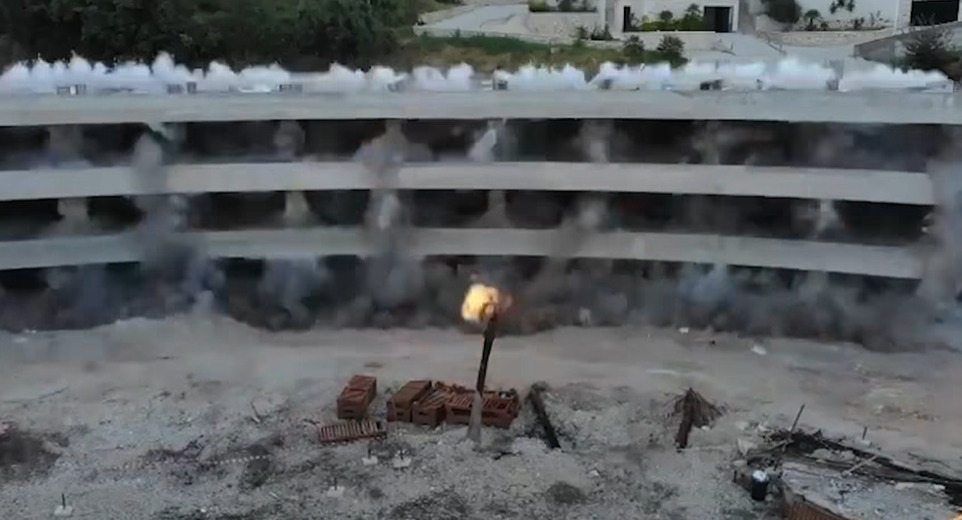 (Видео) Рама покажа како во Албанија се уриваат дивоградби посакувајќи успешна недела