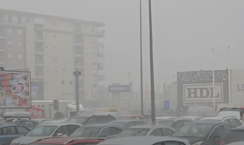 (Видео) Силна бура го парализираше црногорското приморје, најкритично во Котор