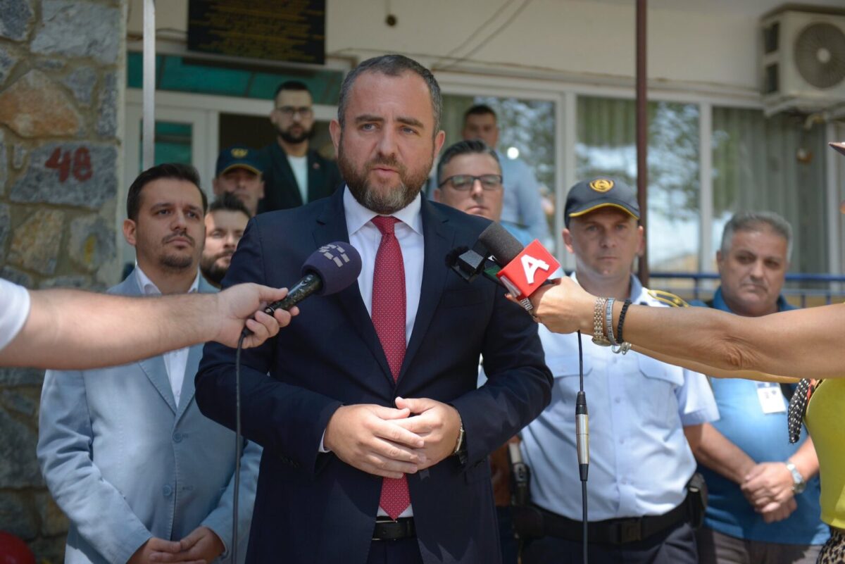 (Видео) Тошковски: Нова седма по ред канцеларија на Управни служби на МВР во Ропотово, ја враќаме довербата на граѓаните