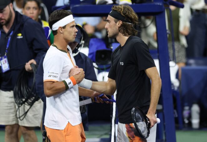 (Видео) Циципас се однесува како мало дете – Гркот го допре дното