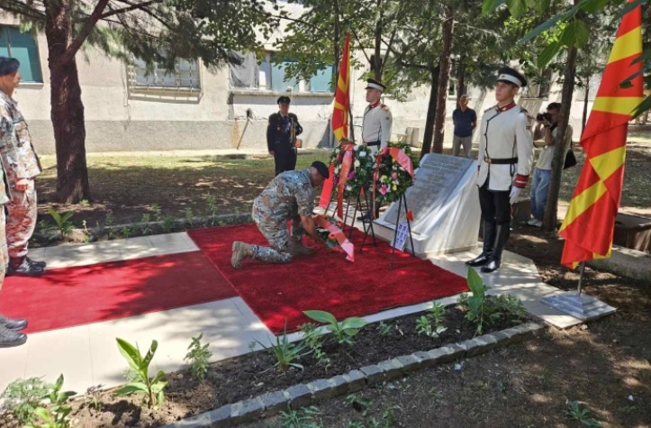 Војниците во касарната „Илинден“ оддадоа почит за хероите загинати кај Љуботенски бачила
