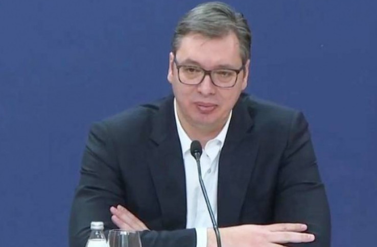 Вучиќ: Суштината на обоената револуција е Србија да биде најслаба во регионот, а јас да клекнам пред сите