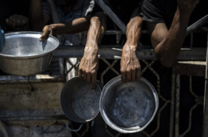 Газа: 169 луѓе починаа од глад, над 320.000 деца се соочуваат со акутна неухранетост