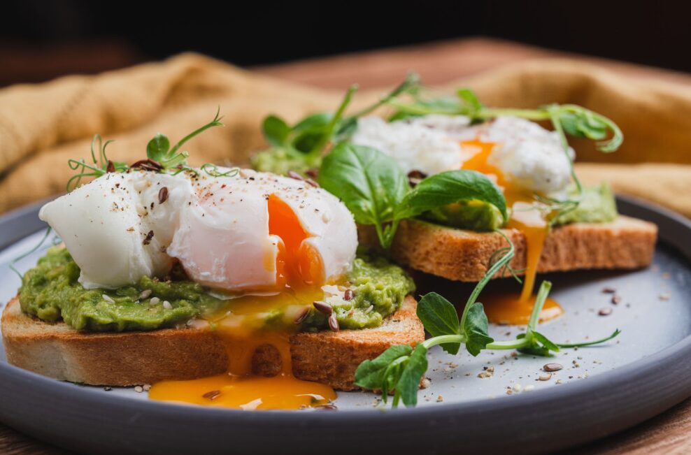 Го нарекуваат „разбивач на масти“: Овој појадок им помага на луѓето да изгубат до 3 килограми неделно