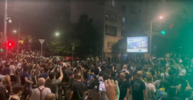 Големи протести низ Србија