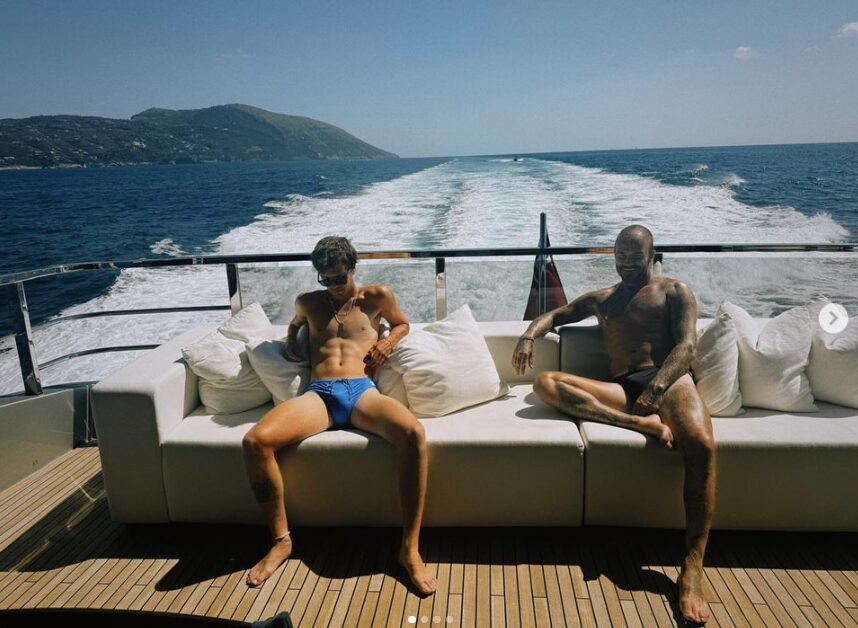 Дејвид и Круз Бекам се соблекоа на јахта, двајцата се згодни фраери