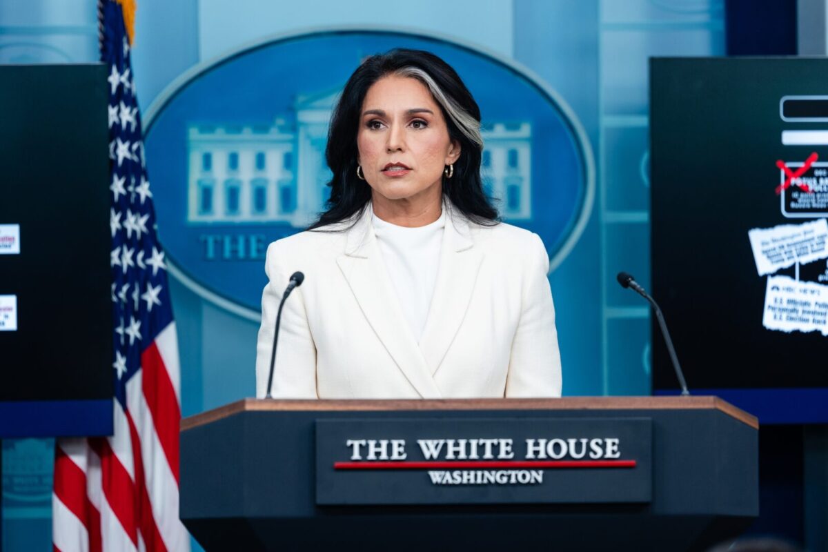 Директорката на американското разузнавање открива: „Да, верувам во НЛО“