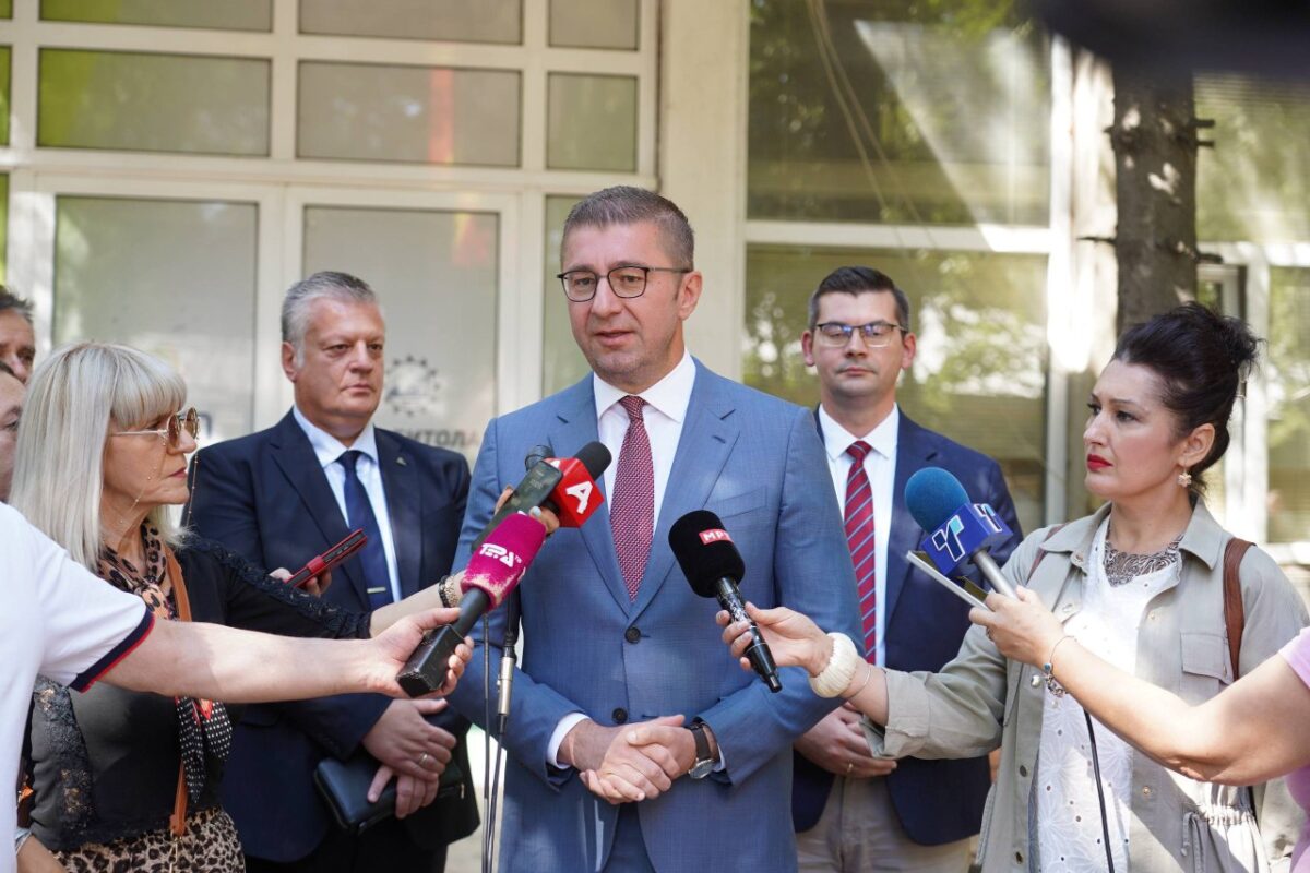 За 20 проценти се зголемени платите на социјалните работници, вели Мицкоски