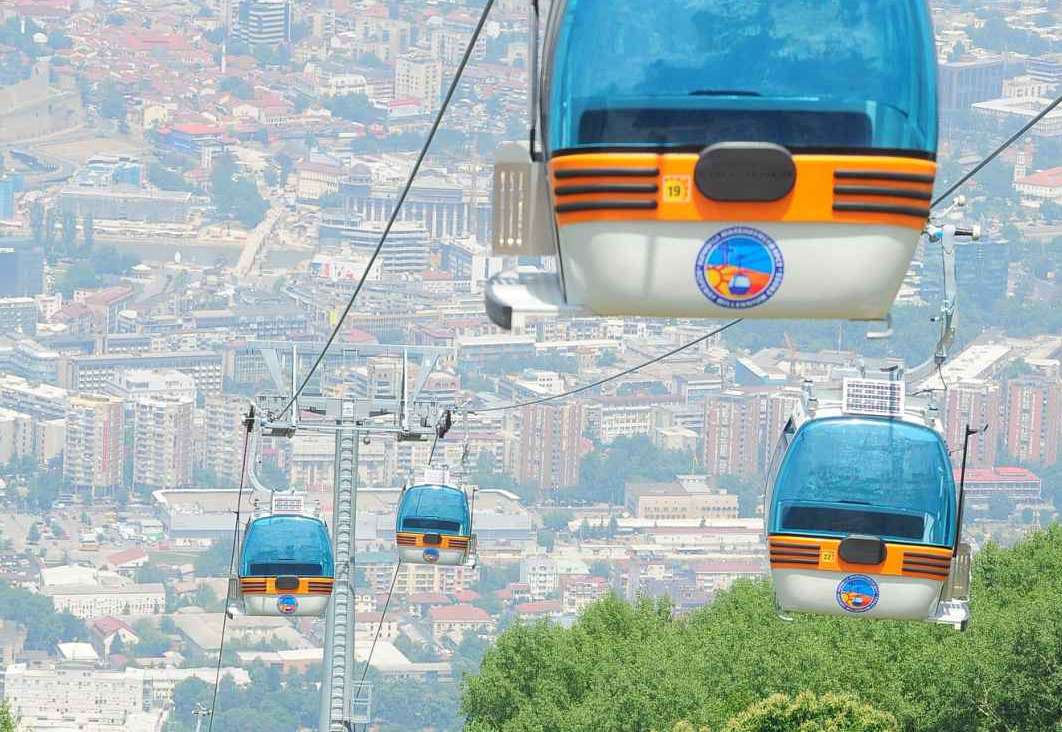 Зајкова: Жичарницата на Водно работела без дозвола додека превезувала деца и туристи, кој ќе одговара за пропустот?