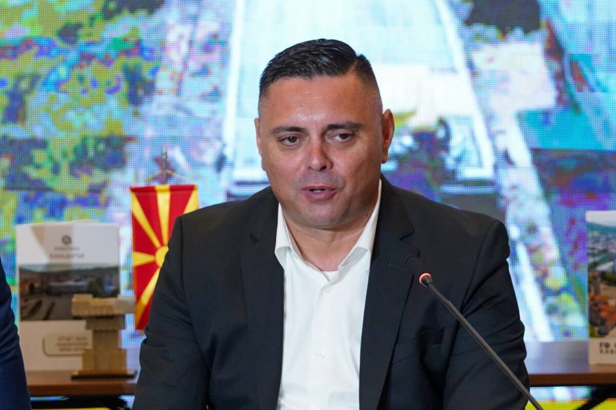 Зеленски го одликува Митко Јанчев со орден за заслуги