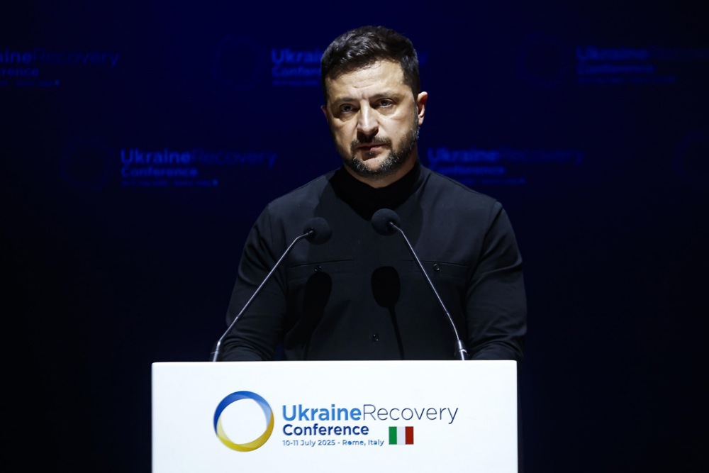 Зеленски остро им одговори на Трамп и Путин: Украинците нема да му ја дадат својата земја на окупаторот