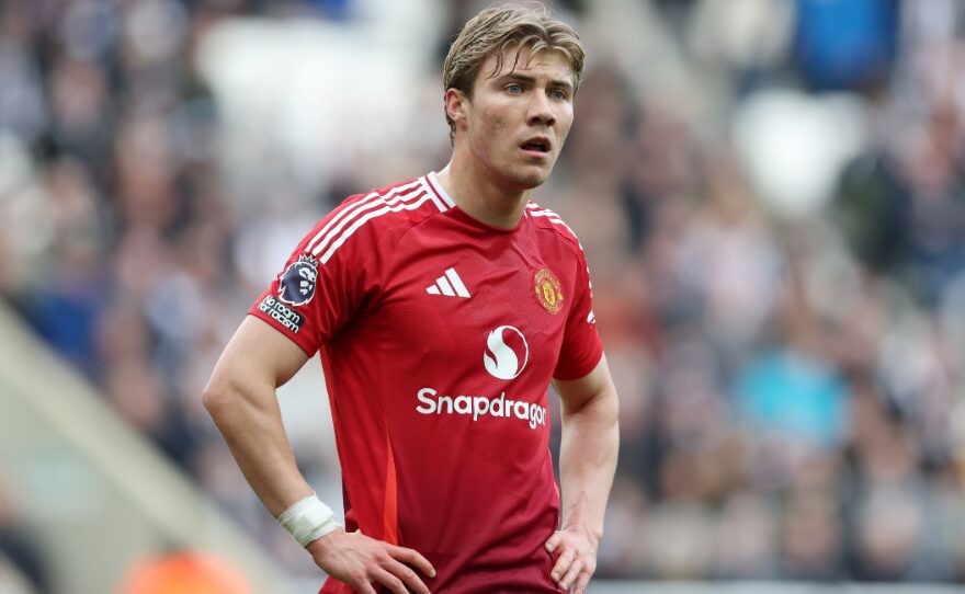 Милан на позајмица го бара Расмус Хојлунд