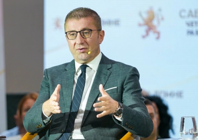 Мицкоски: Завршен првиот дел од санацијата на хидросистемот Ѓавато, кој повеќе од 4 години беше со пробиени цевки
