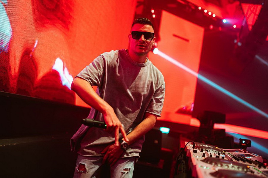 Музиката на Галоски на најголемата фестивалска сцена во светот