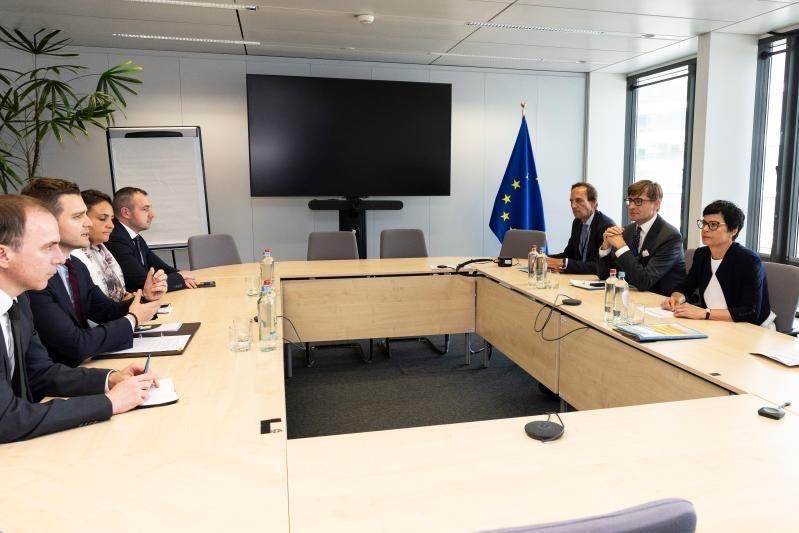 Муцунски – Кос: реформите поврзани со евроинтеграциите остануваат високо на домашната политичка агенда