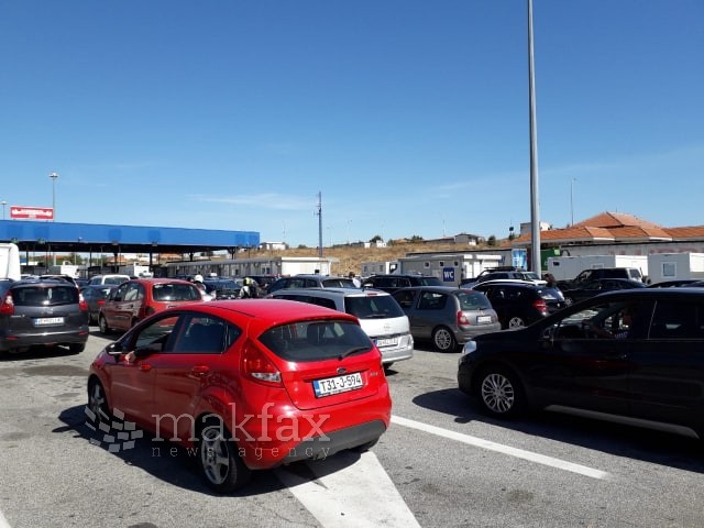 На Табановце се чека до 15 минути за излез од државата