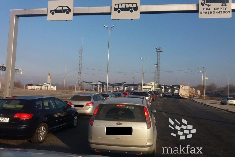 На Табановце се чека по 40-тина минути за влез и излез од државата