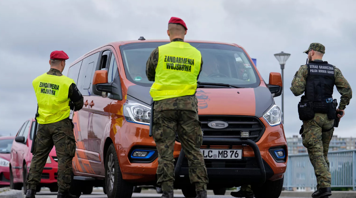 Полска ги продолжи граничните контроли со Литванија и Германија до 4 октомври
