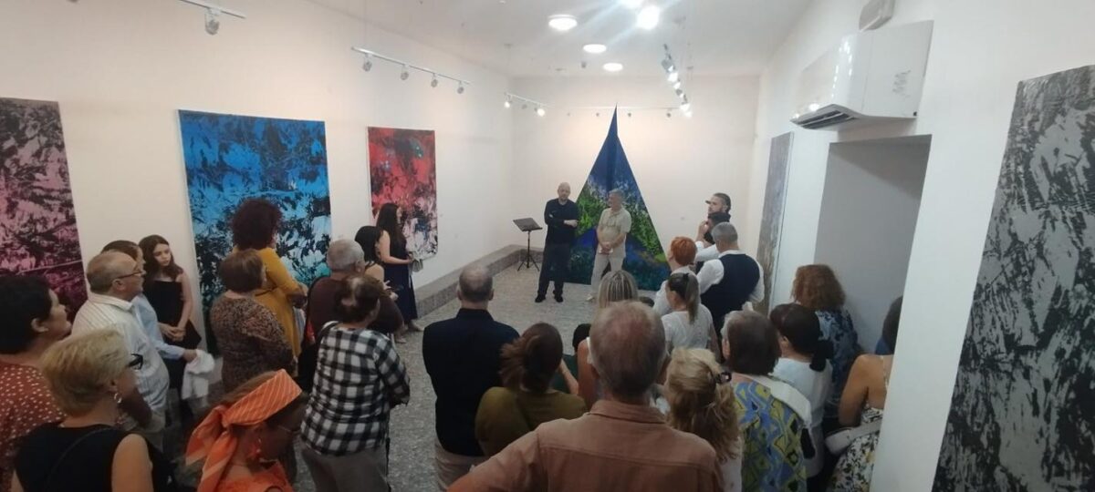 Сашо Блажес ја претстави изложбата „Нурни во мене“ со видео и музика во Охрид