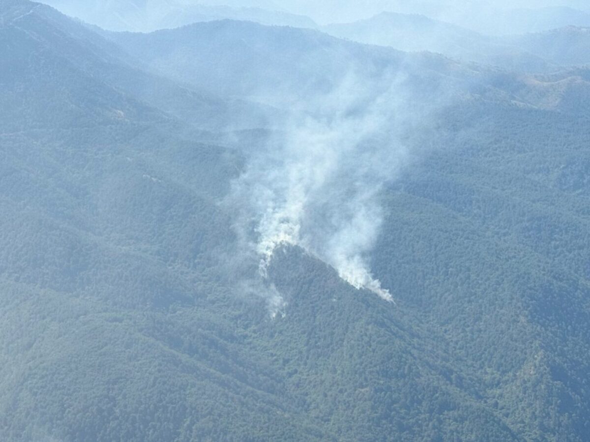 Се’ уште гори кај Јасен, активни пожари на четири локации низ Македонија