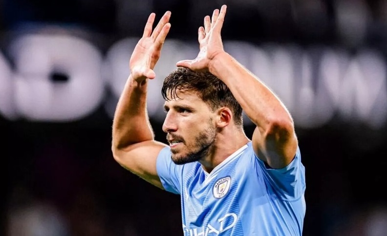 Сити му нуди нов договор на Дијаш