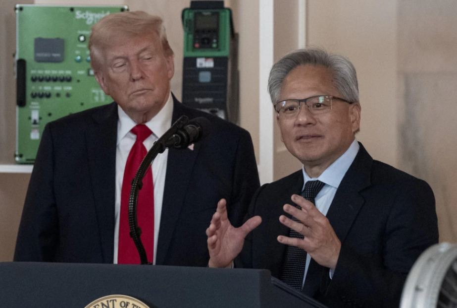 Трамп планираше да ја „разбие“ Nvidia, но потоа се сретна со човекот во кожната јакна